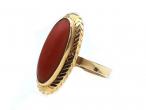 1970s oval coral dress ring in 18kt yellow gold