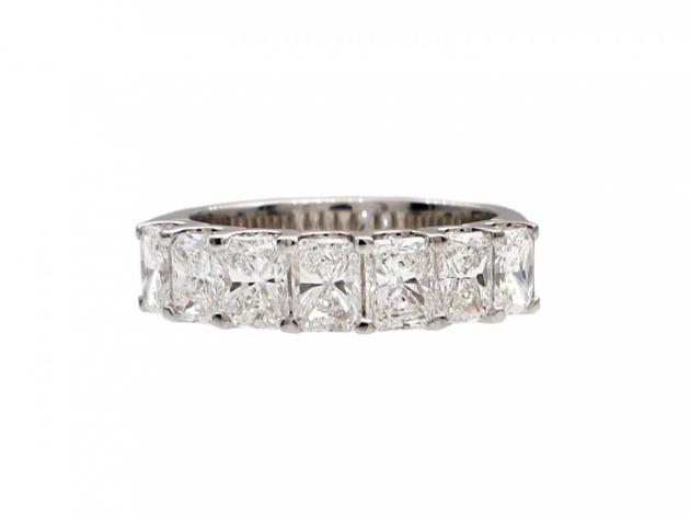 Seven stone radiant cut diamond ring in 18kt white gold
