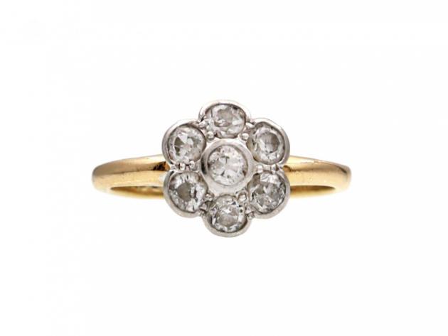 Antique diamond floral cluster ring in 18kt yellow gold