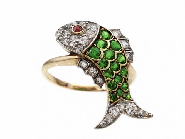 1920s demantoid garnet, diamond and ruby flying fish ring in gold