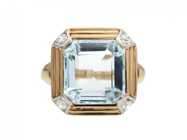 1960s aquamarine and diamond cocktail ring in 18kt yellow gold
