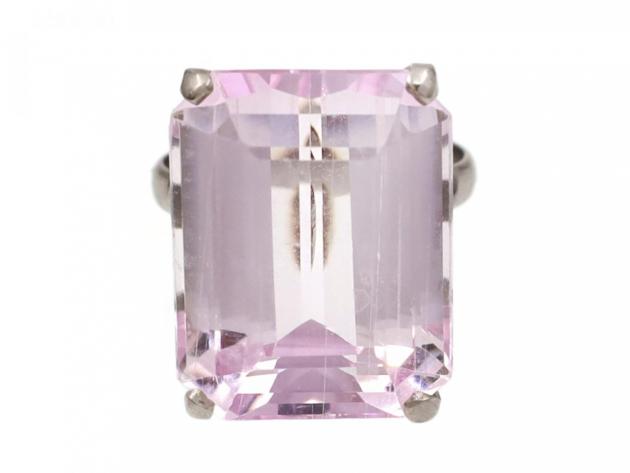 Vintage 18ct kunzite dress ring in 14kt white gold