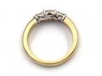 Graduating three stone diamond ring in 18kt yellow gold