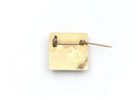 Antique Essex crystal pheasant hunting brooch in gold