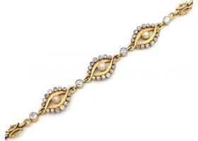 Vintage 22kt yellow gold cultured pearl and diamond bracelet