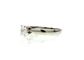 Diamond solitaire engagement ring in 18kt white gold