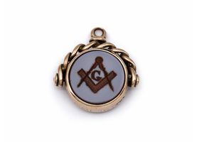 1887 round sardonyx and bloodstone Freemason fob