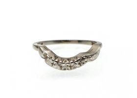 1950s 14kt white gold fitted wedding ring