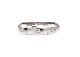 Geometric baguette cut diamond ring in 18kt white gold