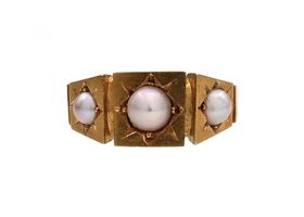 1877 natural pearl three stone ring in 18kt yellow gold