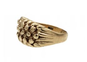 1977 9kt yellow gold keeper ring