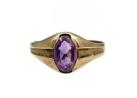 Vintage amethyst signet ring in 8kt yellow gold