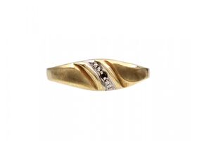 Vintage 9kt yellow gold and black diamond ring