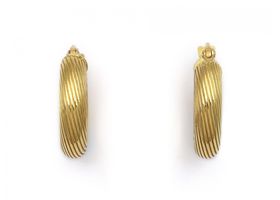 Italian 18kt yellow gold ribbed hoop earrings