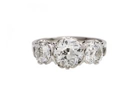 1920s graduating diamond three stone engagement ring