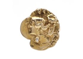 Art Nouveau searching maiden ring in 14kt yellow gold