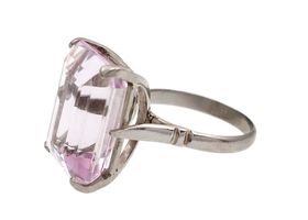 Vintage 18ct kunzite dress ring in 14kt white gold