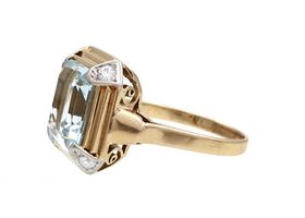 1960s aquamarine and diamond cocktail ring in 18kt yellow gold